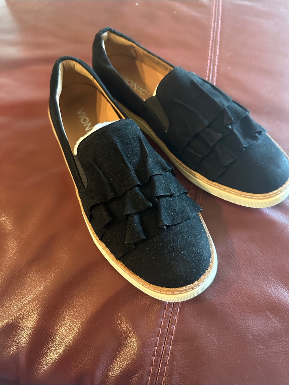 Vionic Black Leather Slip-On sz 9